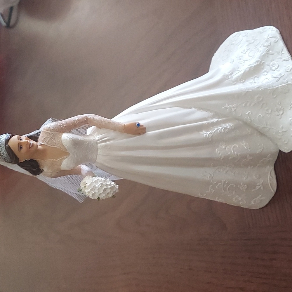 Hamilton Collection Royal Bride Kate